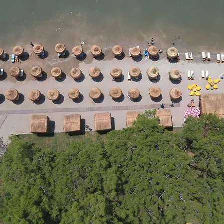 Hotel Pine & Bungallows