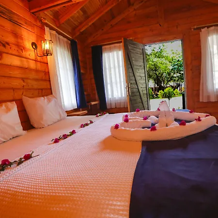 Pine & Bungallows Hotel 4*