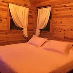 Pine & Bungallows Otel 4*