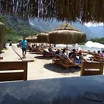 Otel Pine & Bungallows 4*