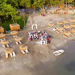 Pine & Bungallows Otel 4*