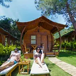 Pine & Bungallows Otel Hisaronu