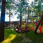 מלון Pine & Bungallows