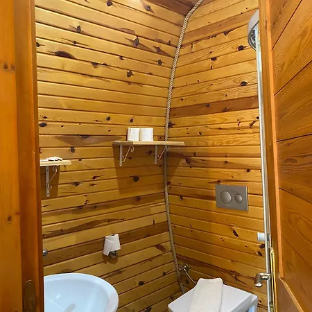 Pine & Bungallows Hotel