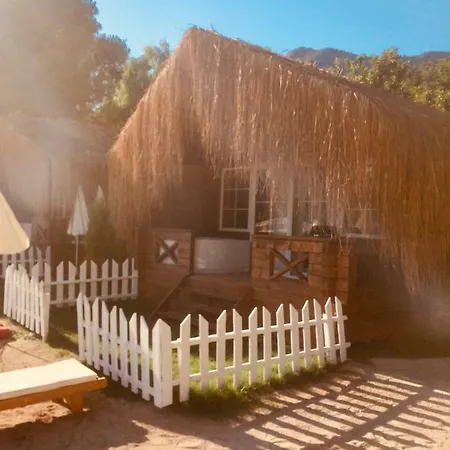 Hotel Pine & Bungallows