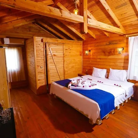 Pine & Bungallows 4* Хисароню