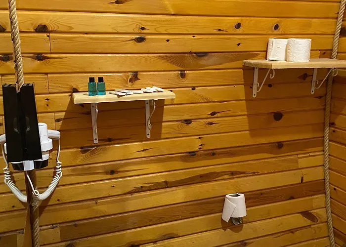 מלון Pine & Bungallows היסרונו