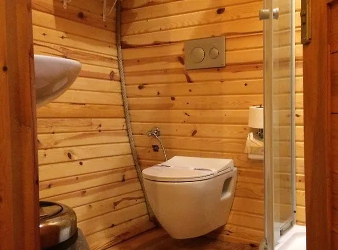 Pine & Bungallows היסרונו