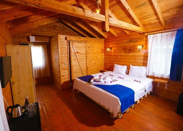 Pine & Bungallows 4* היסרונו